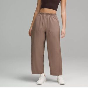 Lululemon lightweight mid rise barrel pant